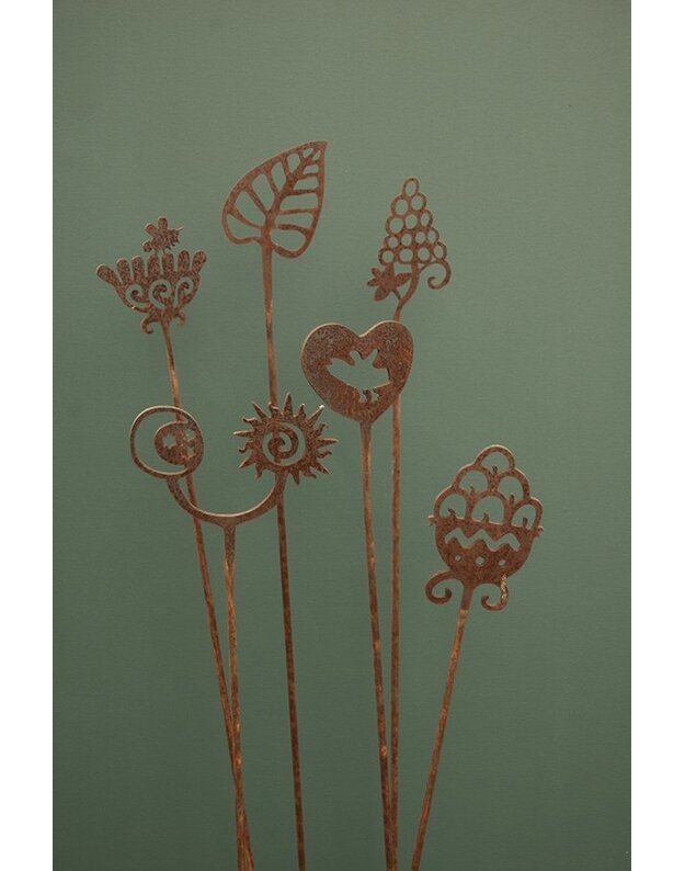 Metalinis sodo dekoras „Širdelė“